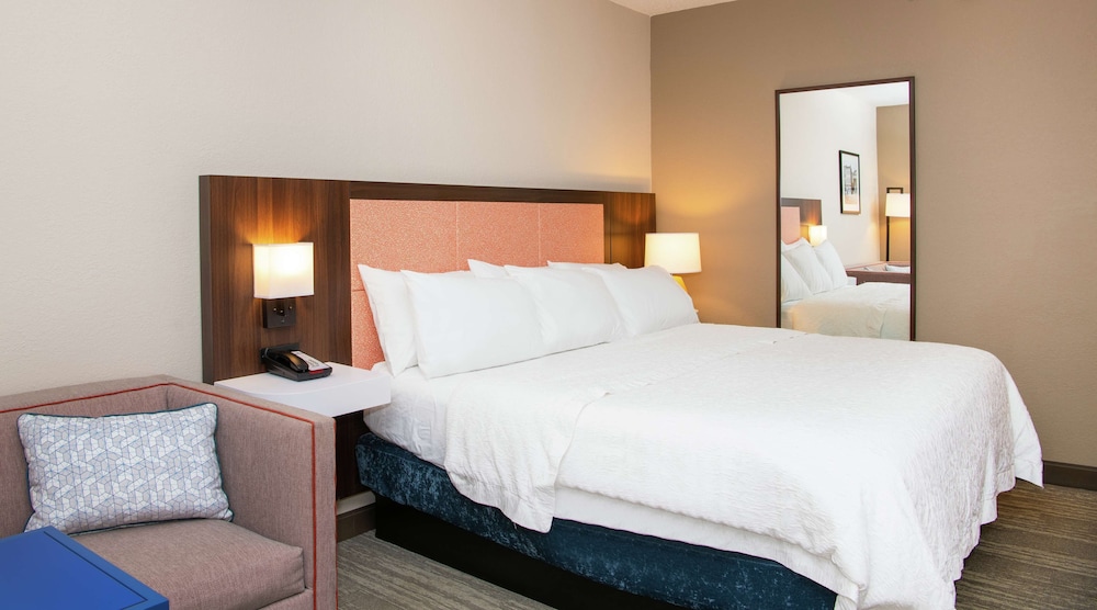 Hampton Inn Erie South - photo 14