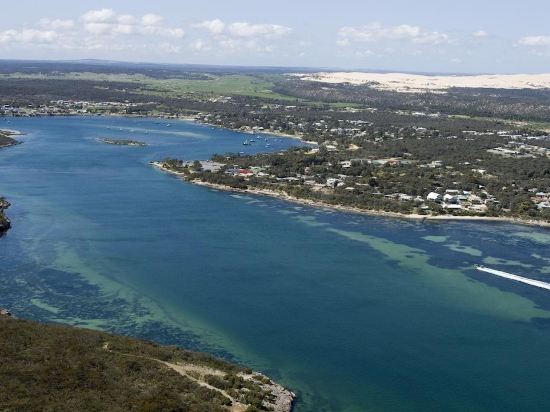 Almonta Park Lodge — 5-Star Luxury Hotel in Port Lincoln, Australia