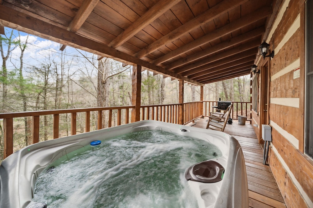An Affair To Remember 1 Bedroom Cabin by Heavenly Views Resort - photo 23