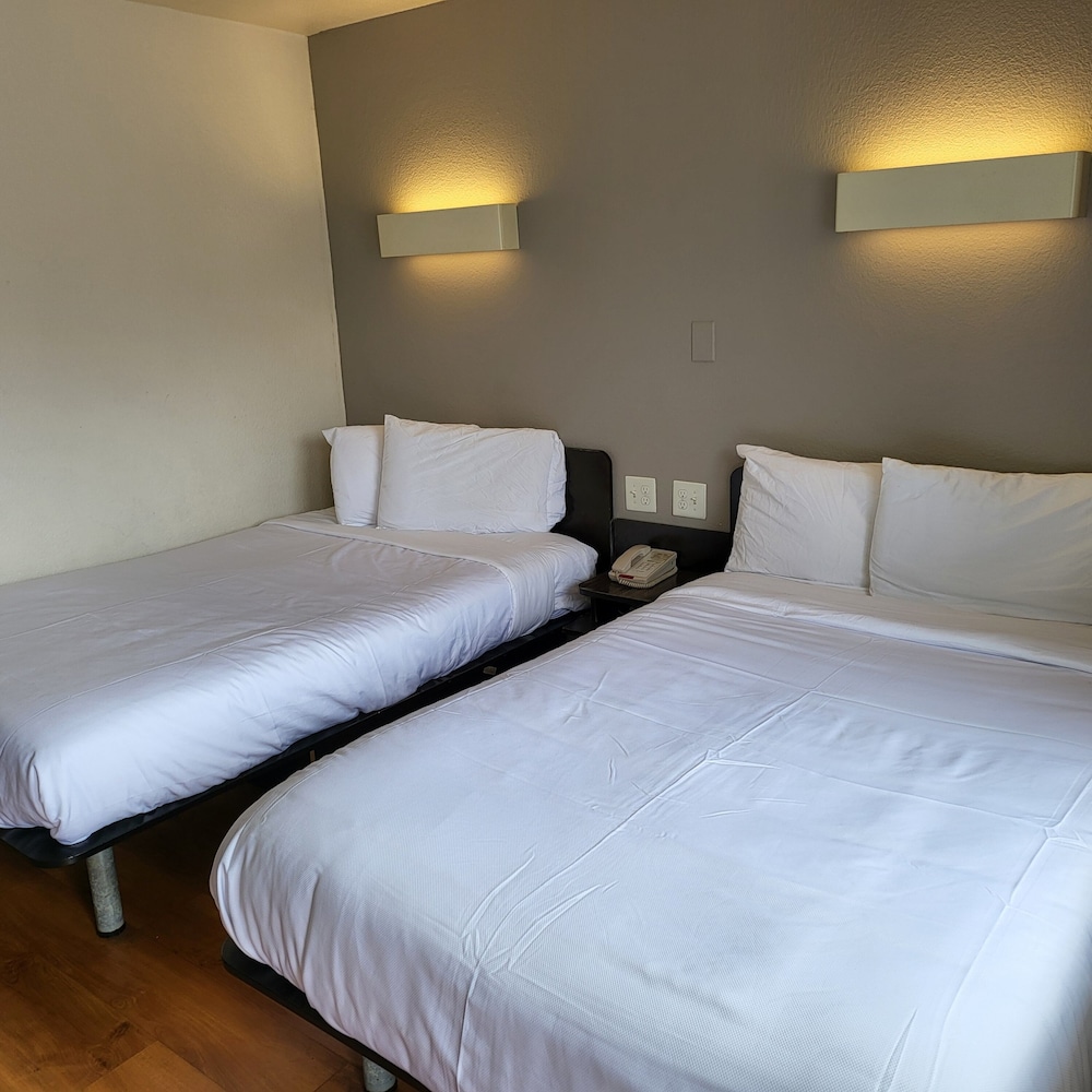 Super 8 By Wyndham Santa Clara - photo 6