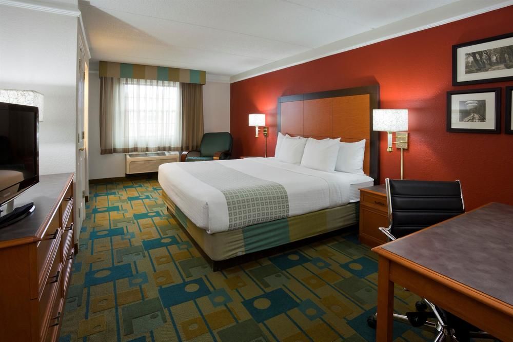 La Quinta Inn Chicago Oakbrook Terrace - photo 16