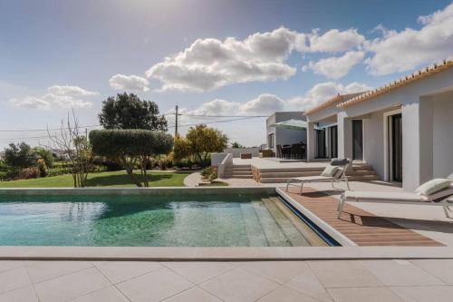 Luxurious 4Bedroom Villa Retreat by Lisbeyond — 4-Star Luxury Hotel in Lagos, Portugal