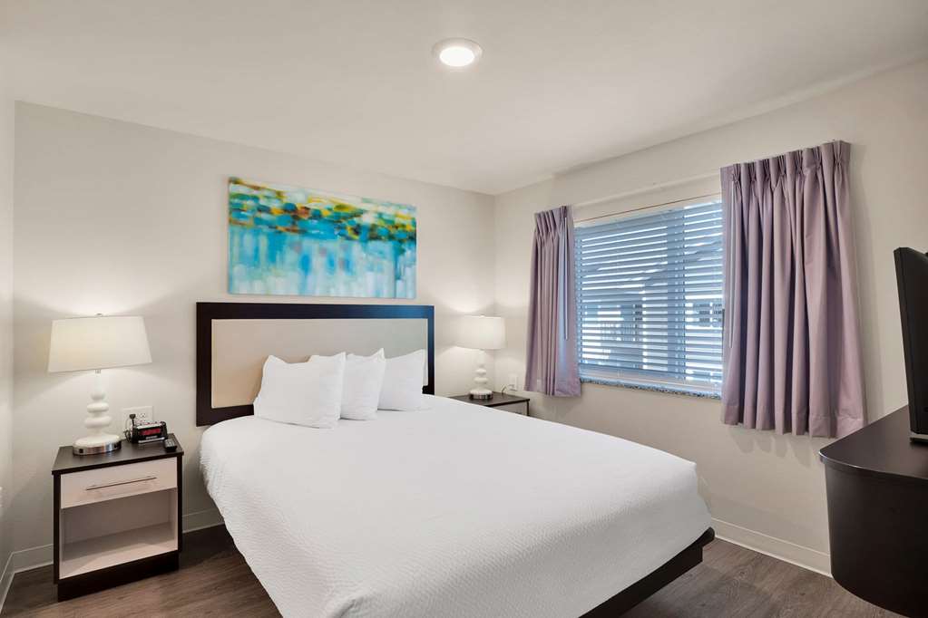 WaterWalk Extended Stay by Wyndham Charlotte Arrowood - photo 36