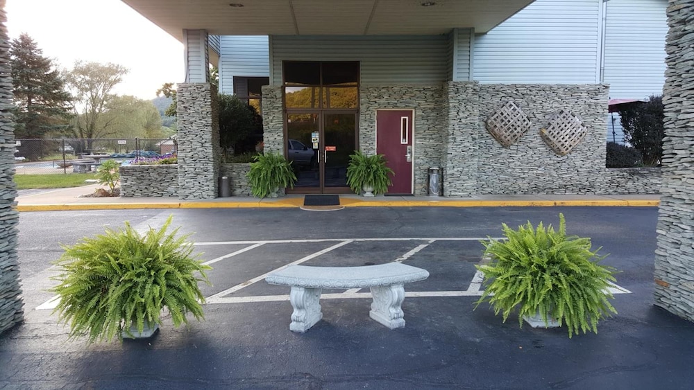 Americourt Hotel - photo 49
