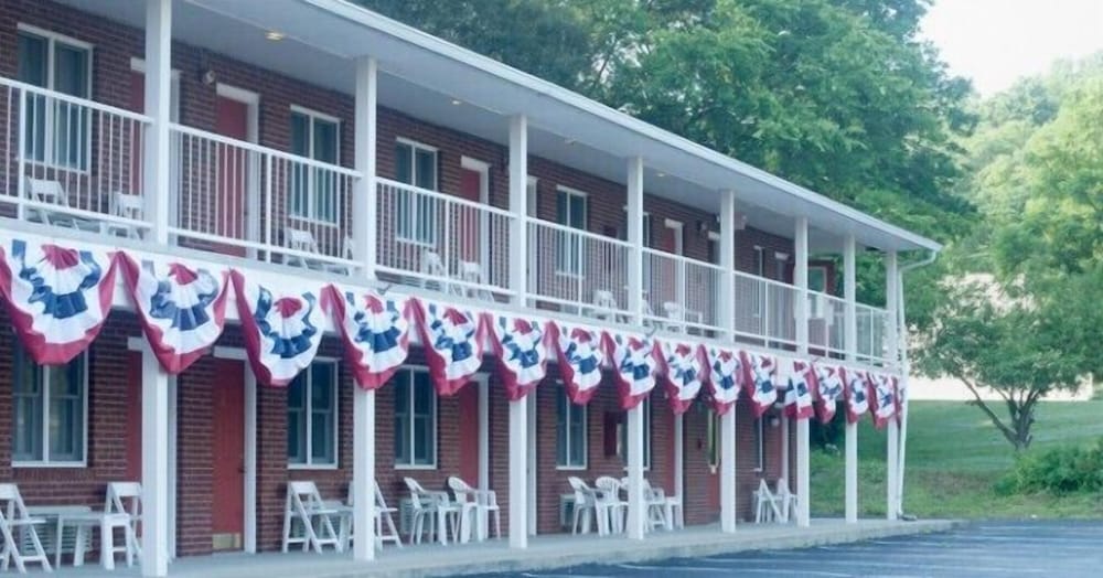 Creekwood Motel - photo 8
