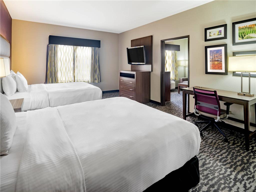 La Quinta Inn & Suites by Wyndham NW Tucson Marana - photo 50