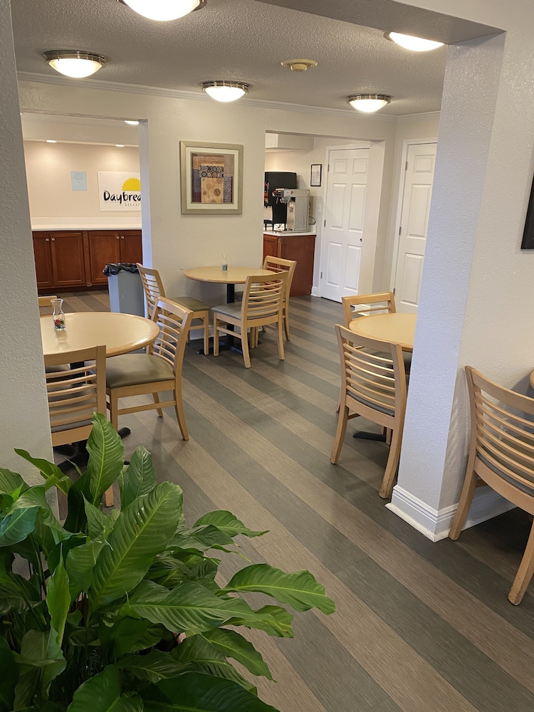 Days Inn & Suites by Wyndham Mobile - photo 24