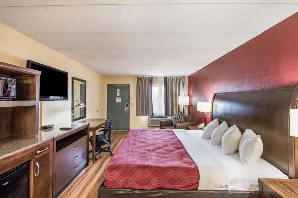 Econo Lodge Kearney Liberty - photo 10