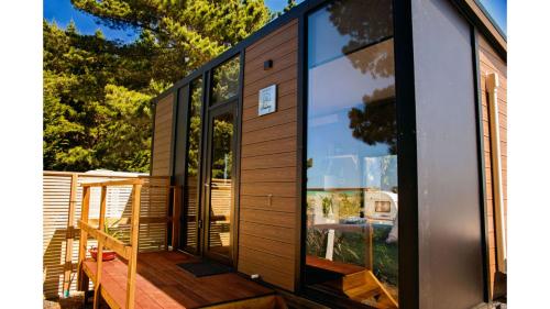 Pacific View by Tiny Away - carbon neutral hotel in Unknown City