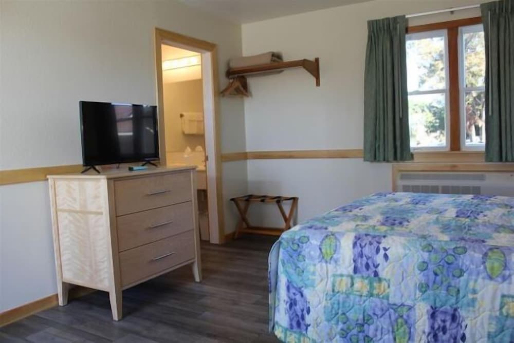 Pony Island Inn - photo 17