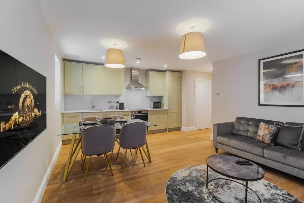 1BR Gem Private Parking By Tempstay — 4-Star Luxury Hotel in Windsor, United Kingdom