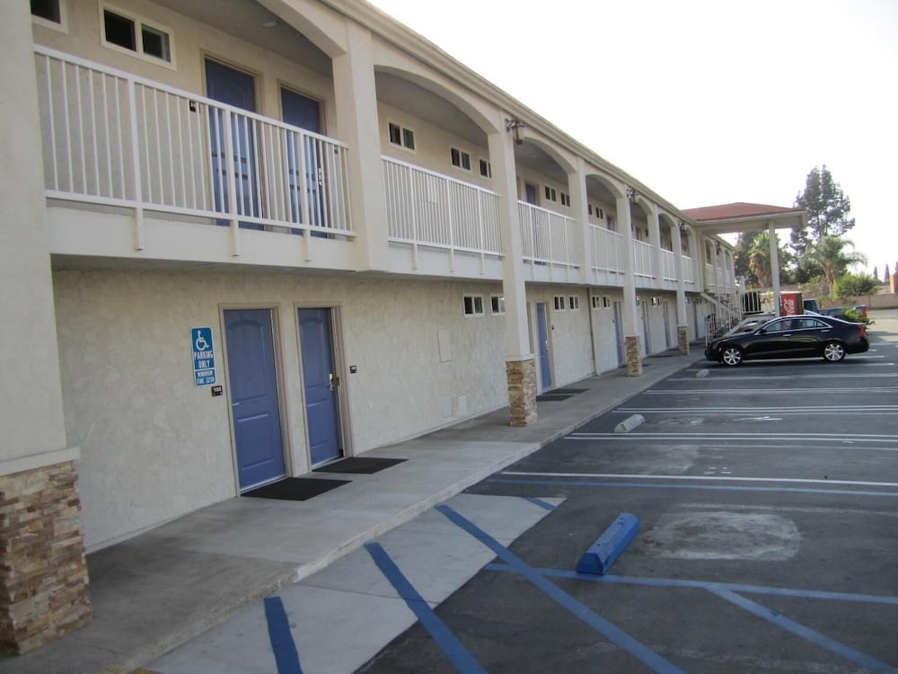 Motel 6 Anaheim CA - photo 23