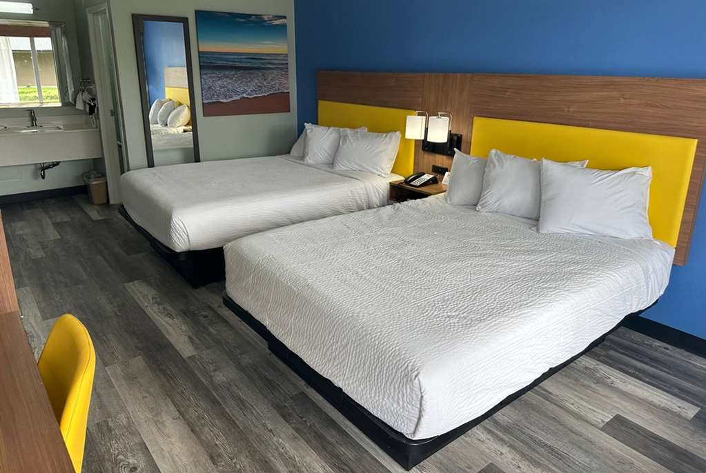 Days Inn & Suites by Wyndham Jennings - photo 18