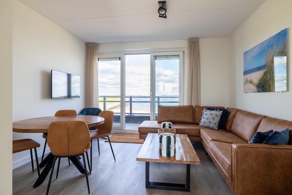Vakantiewoning aan het strand met tuin en terras Vista Maris Nr 34 — 4-Star Luxury Hotel in Goes, Netherlands