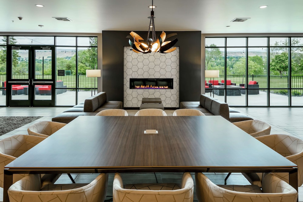 Hilton Garden Inn Wenatchee - photo 2