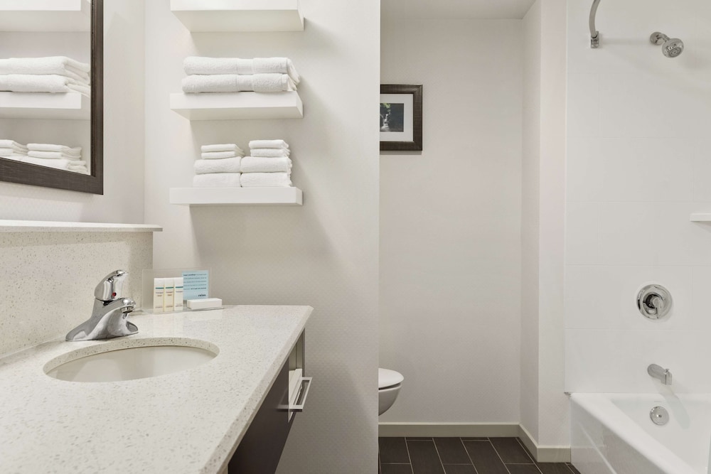 Hampton Inn Penn Yan - photo 41