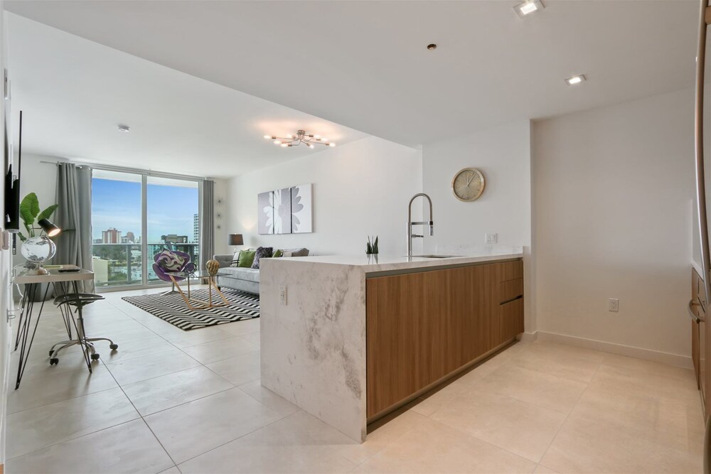 Top Fort Lauderdale Condo 7th Floor Private and Sanitized Hotel Amenities Free Parking for Stays Over 27 Days 400 ft From the Beach. Hosted by Super Host Fort Lauderdale - photo 22