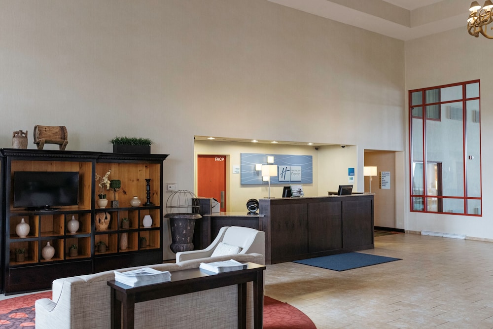 Holiday Inn Express Hotel & Suites Olathe North by IHG - photo 7