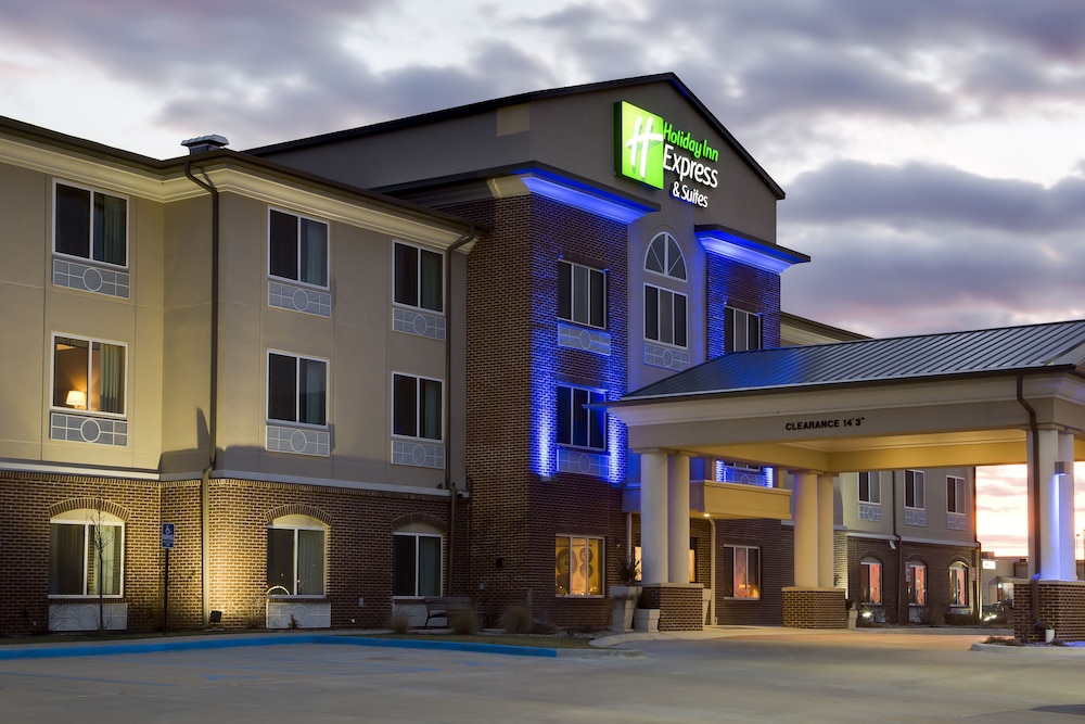 Holiday Inn Express & Suites Nevada by IHG - photo 62