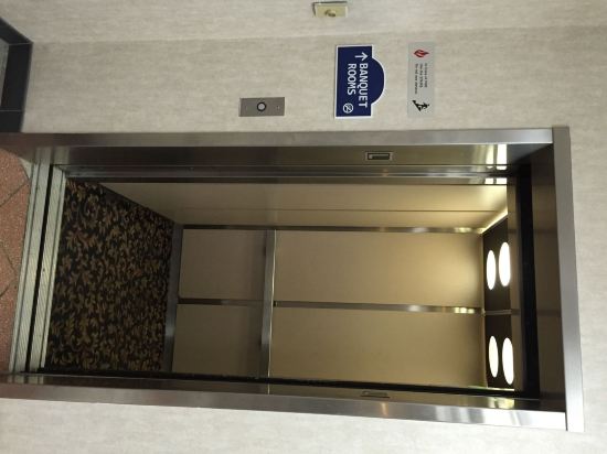 Ramada St. Louis Airport - photo 20