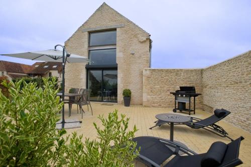 Le Domaine du Douet du Houle Piscine Chauffee & SPA Calme Confort — 4-Star Luxury Hotel in Courcy, France
