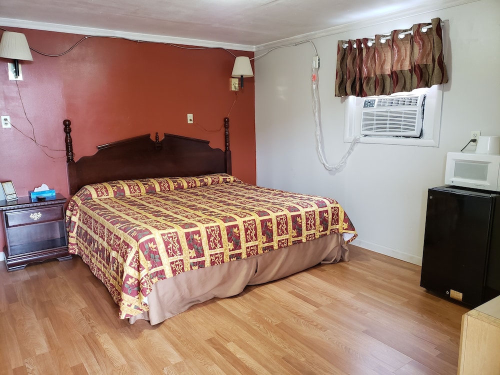 Mustang Motel - photo 3