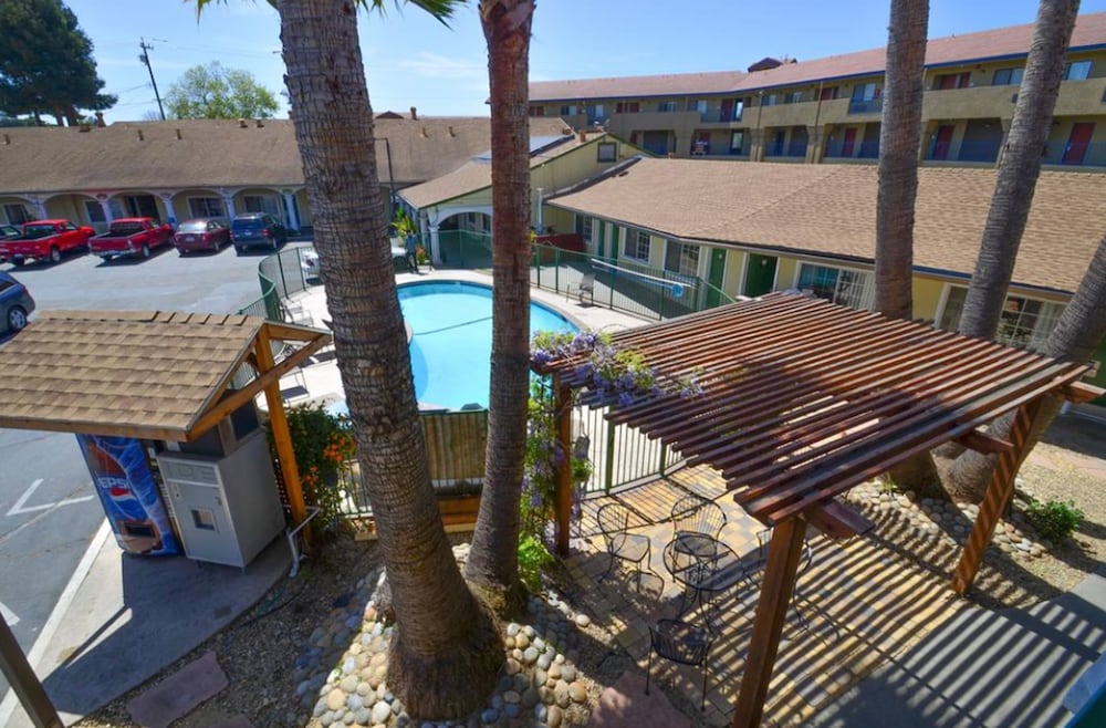 Bay Front Inn Santa Cruz - photo 33