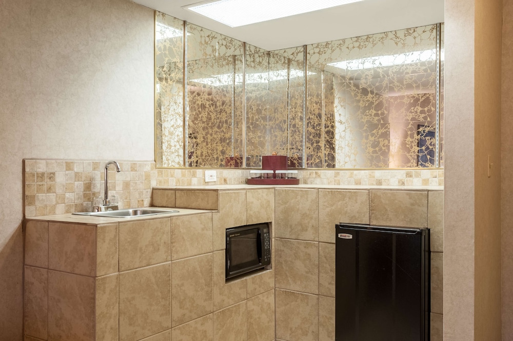 SureStay Hotel by Best Western SeaTac Airport North - photo 10