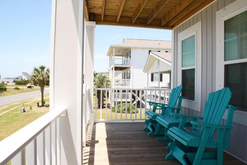 Porpoise Driven Life by Oak Island Accommodations - photo 35