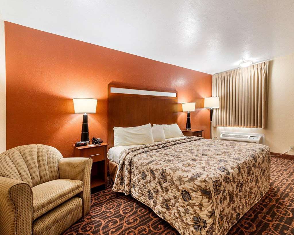 Econo Lodge Jasper - photo 16
