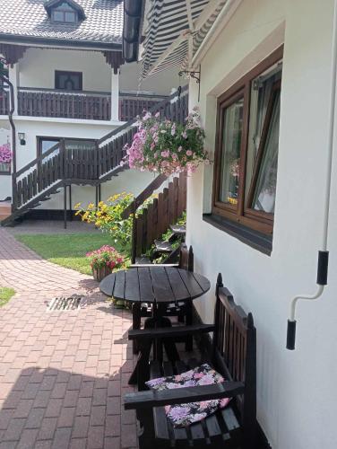 Pokoj Dwuosobowy Sosnowa in Krasnobrod, Poland