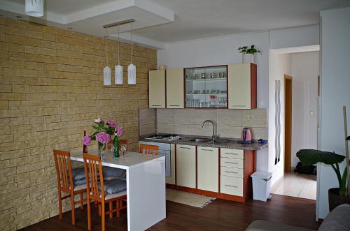 Apartment in Poljana with sea view terrace air conditioning WiFi 3617 5 — 4-Star Luxury Hotel in Povljana, Croatia