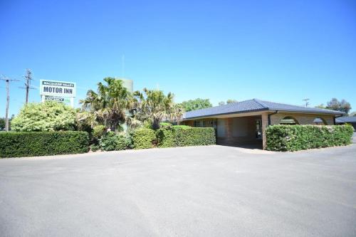 Macquarie Valley Motor Inn — hotel in Warren
