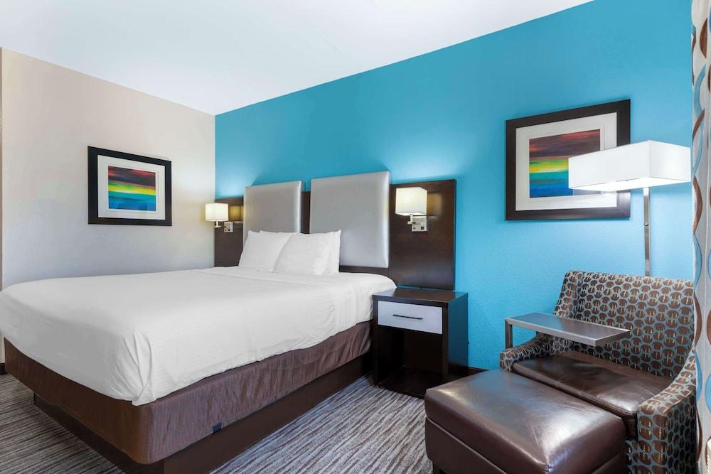 Best Western Plus Pleasanton Hotel - photo 12