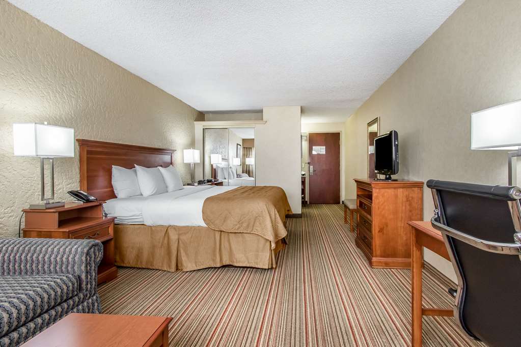 Ramada by Wyndham Tulsa Broken Arrow - photo 9