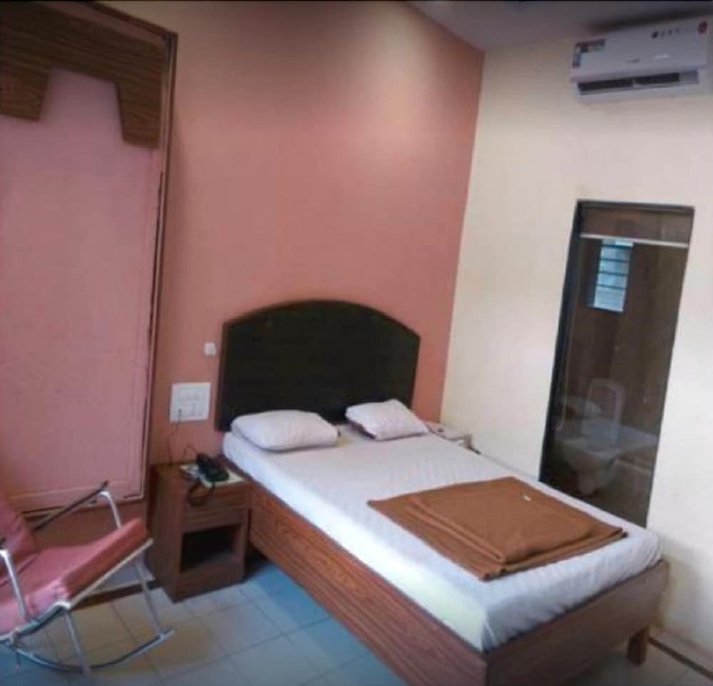 Royal Hotel At Matheran — Matheran — photo 4