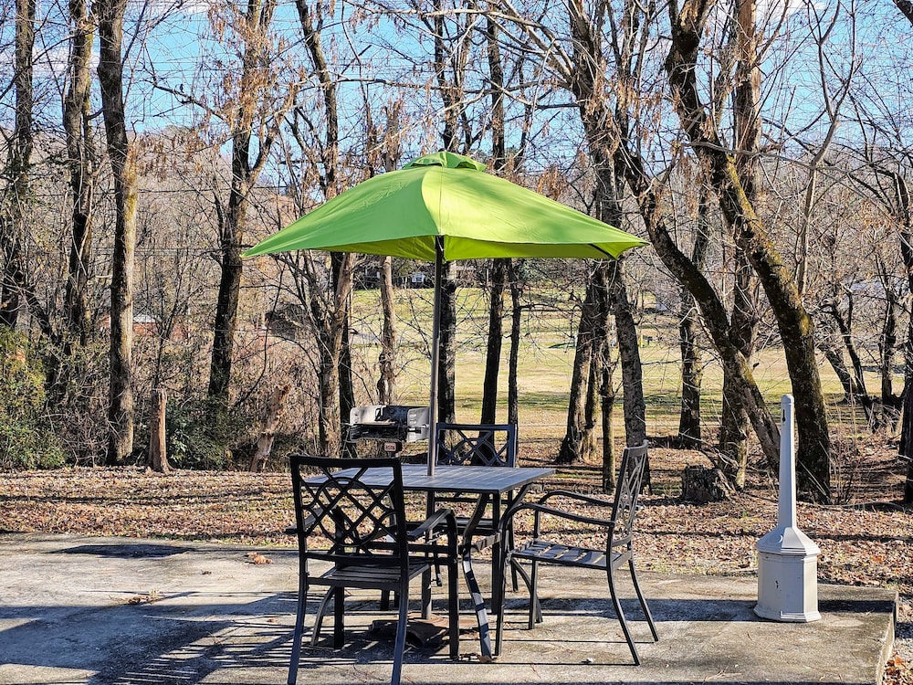 The Honey Bee Motel - photo 15