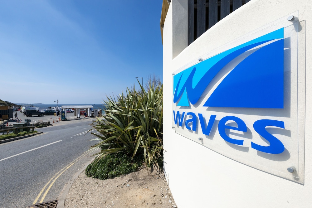 Waves Apartments — 4-Star Luxury Hotel in Newquay, United Kingdom