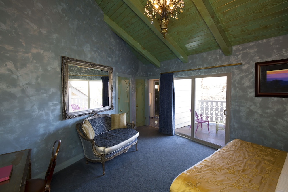 Madonna Inn - photo 37