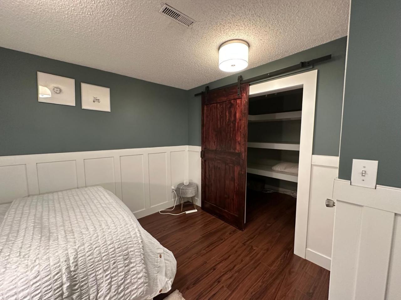 1Bed Cozy Retreat & Spacious Lounge — Yellowknife — photo 3