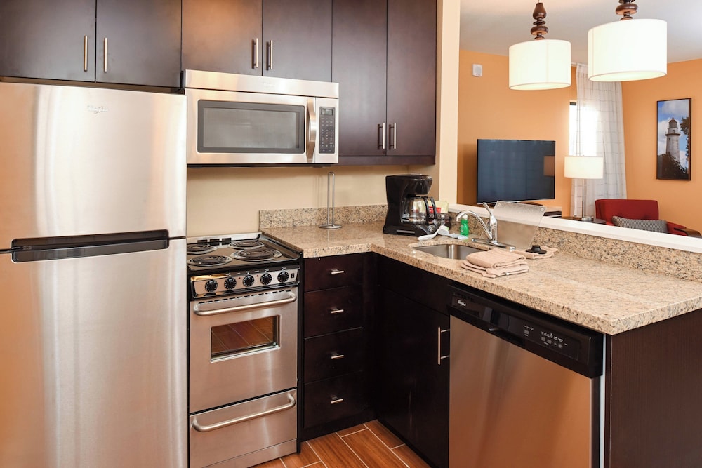 TownePlace Suites Detroit Commerce - photo 4