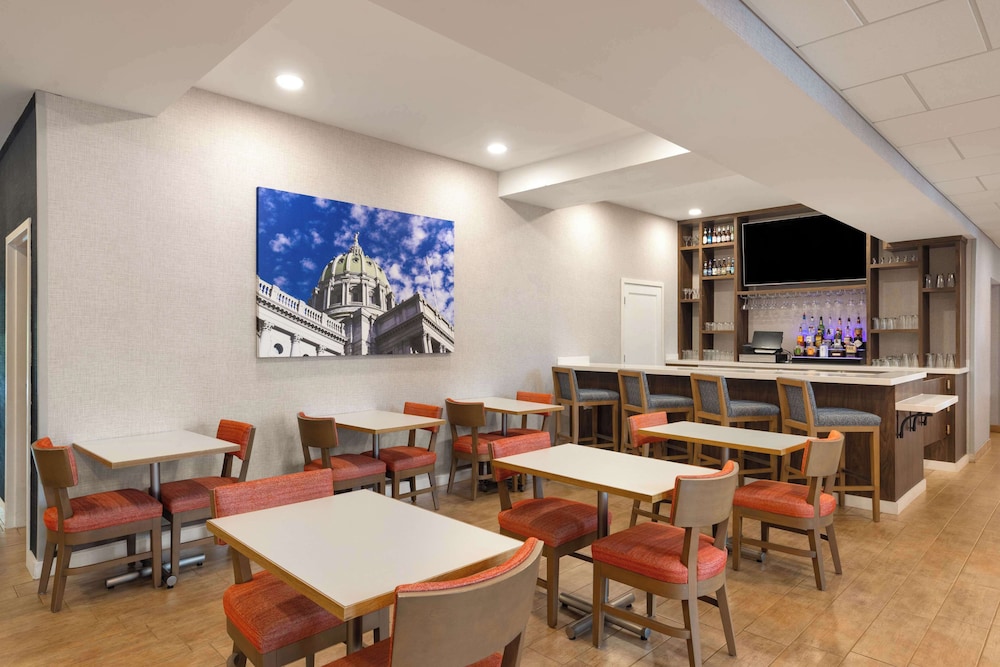 Hampton Inn & Suites Harrisburg North - photo 37