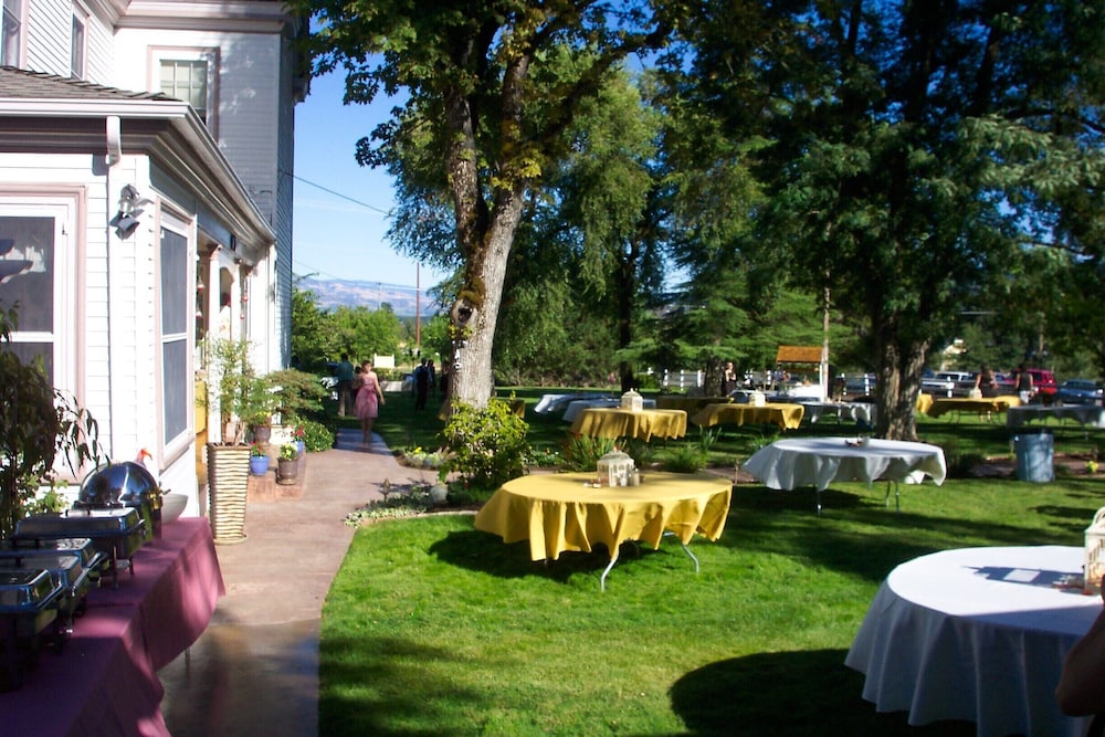 Bybee's Historic Inn - photo 81