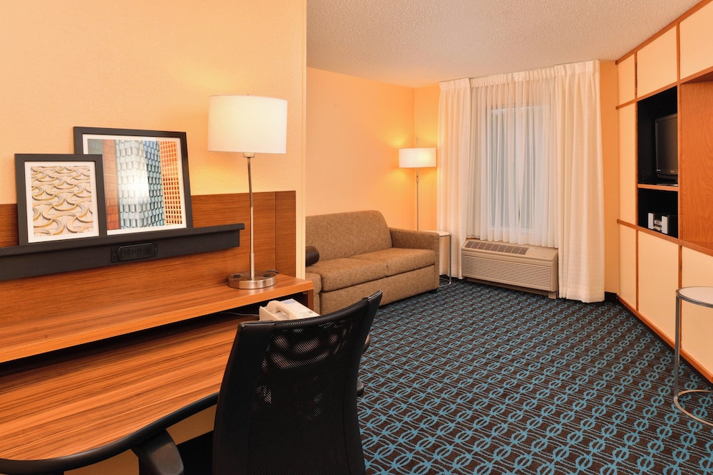 Fairfield Inn & Suites by Marriott Cleveland Avon - photo 7