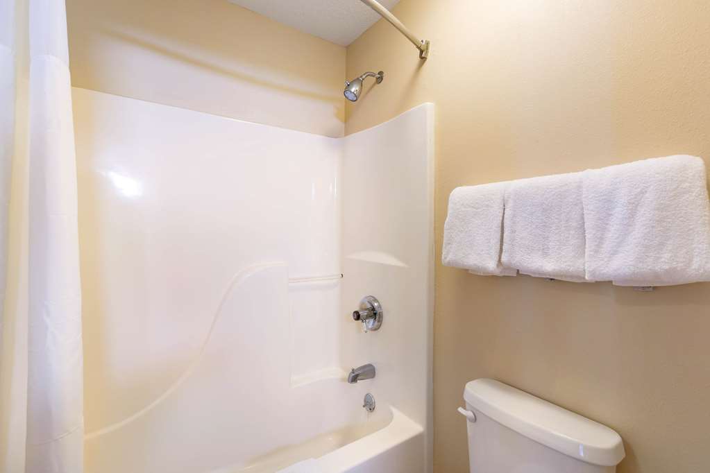 Quality Inn Storm Lake - photo 19