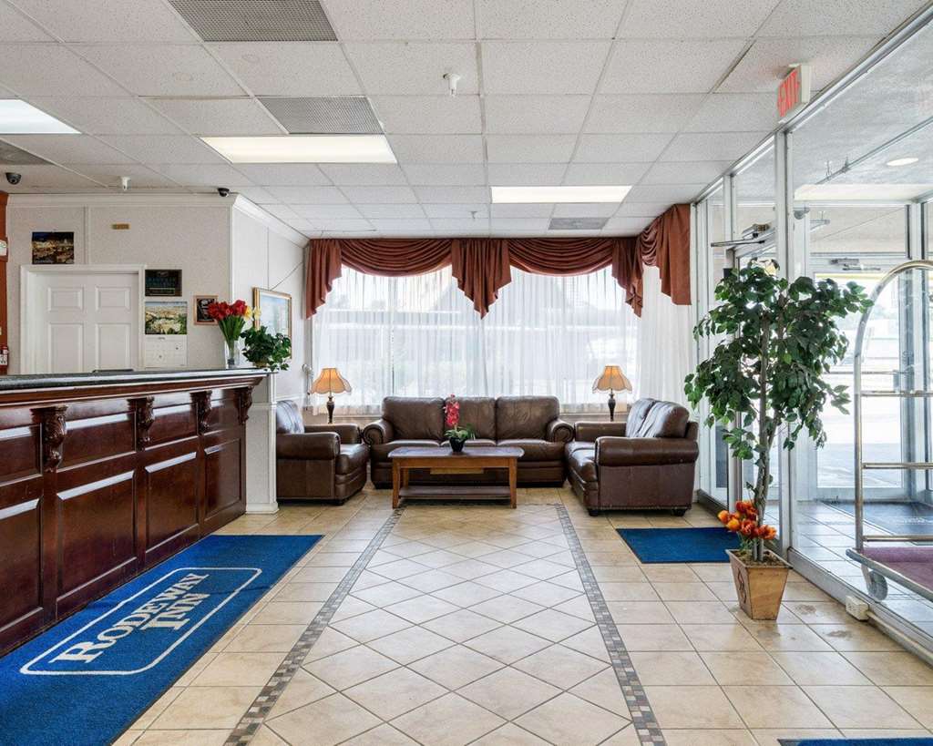 Rodeway Inn University Newark - photo 4