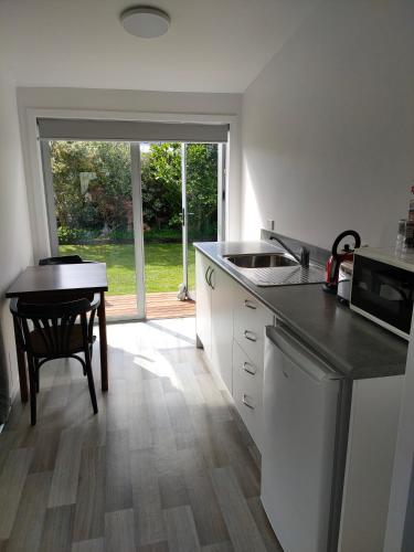 Heays Lane Cottage — 4-Star Luxury Hotel in Kaikoura, New Zealand