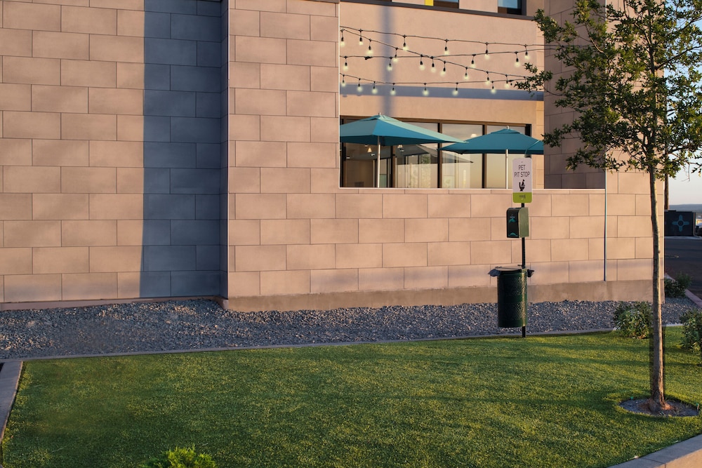 Home2 Suites by Hilton Albuquerque Airport - photo 44