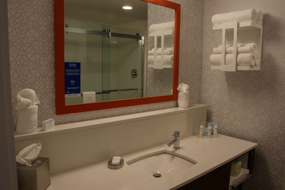 Hampton Inn & Suites Olean - photo 42