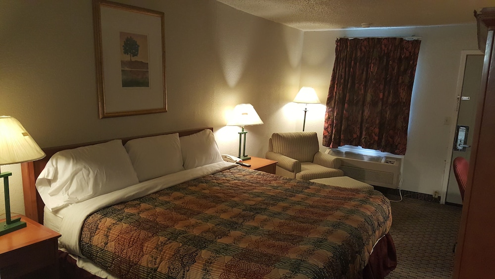 The Brooke Hotel - photo 8